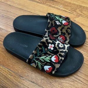 Steve Madden slides
